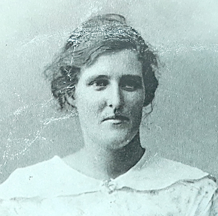 Photo of photos/Elizabeth McLennan (1893-1981) portrait